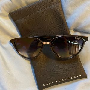NEW QUAY AUSTRALIA RUMOR SUNNIES W/ BAG